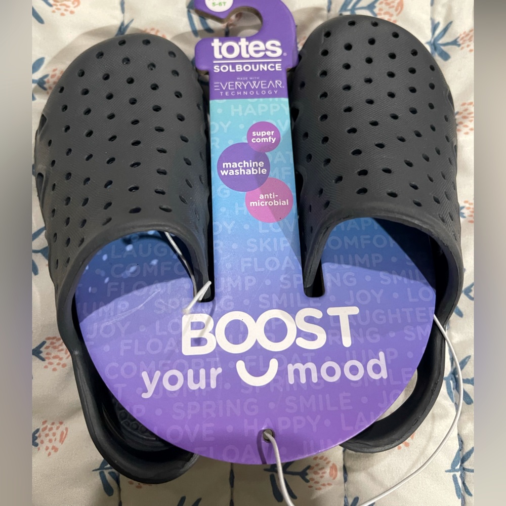 Totes sandals size 5/6 toddler size NWT